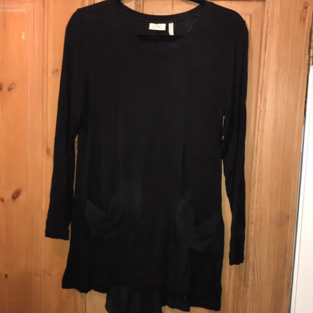 LOGO size medium top